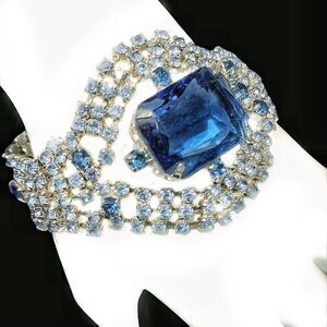 Vtg sapphire blue -light blue huge prong set rhinestone bracelet in silver 7.5”